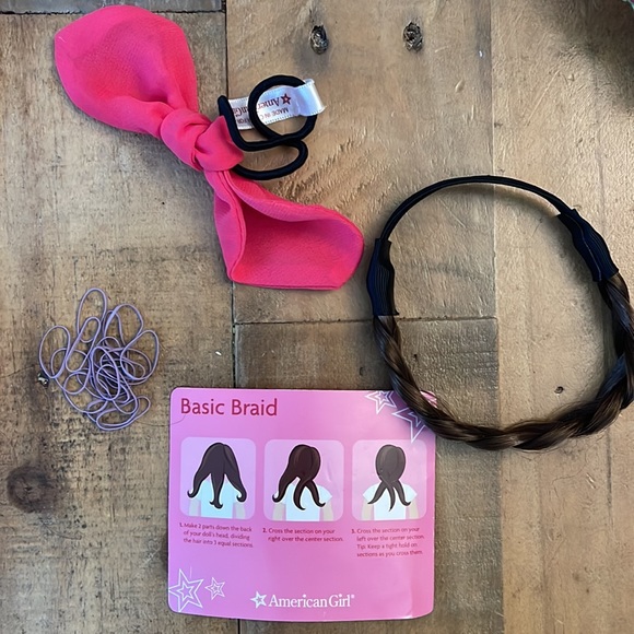 American Girl authentic bath set —robe, slippers, towel, dopp kit, cape, tub etc - Picture 4 of 9